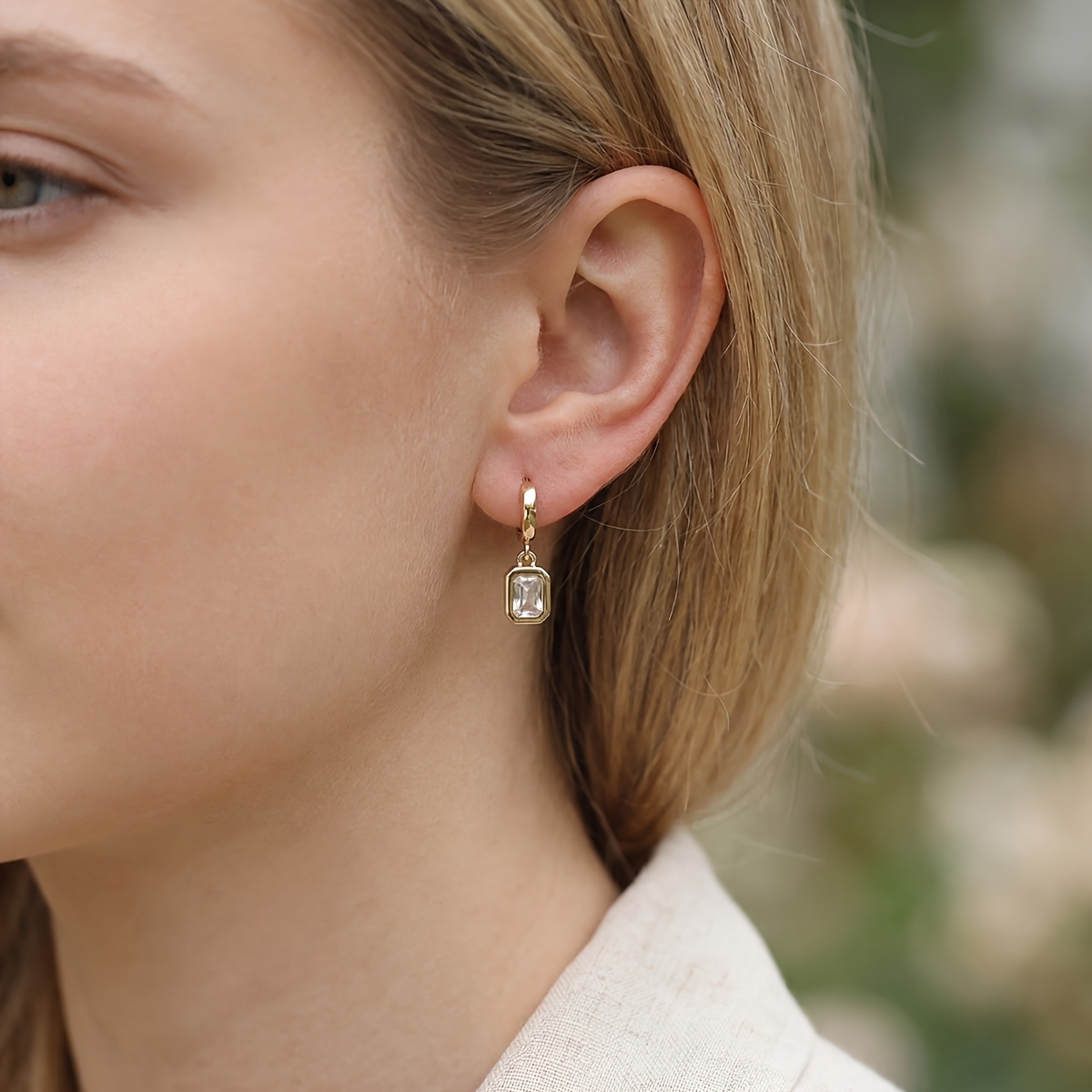 Women's Minimalist Luxury Style Rectangular Geometric Zirconia Earrings